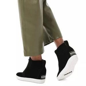 Sorel Women's Out N About Hidden Wedge Black And White Ankle Bootie Size 9